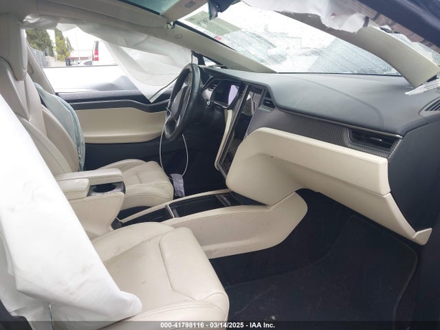 2018 TESLA MODEL X 5YJXCBE25JF117801 Photo 4