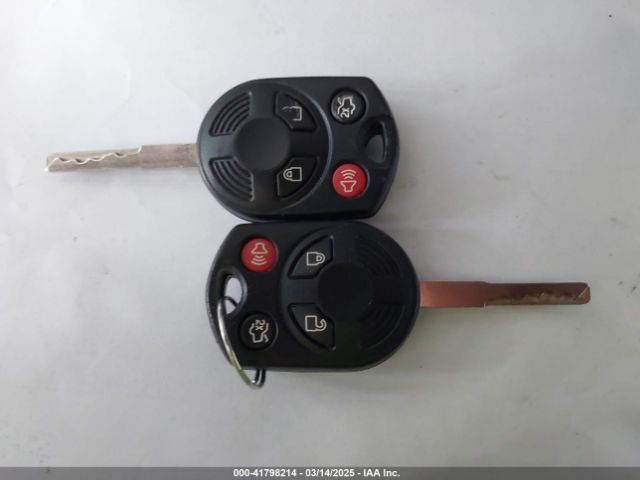 1FMCU0HD7JUA86051 Ford ESCAPE SEL