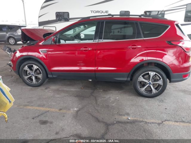 1FMCU0HD7JUA86051 Ford ESCAPE SEL