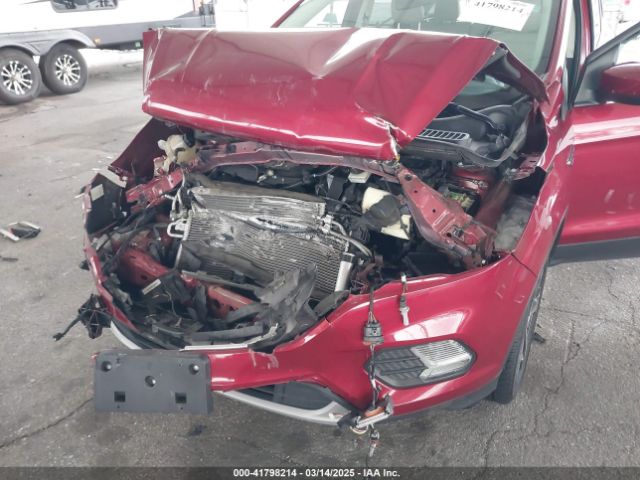 1FMCU0HD7JUA86051 Ford ESCAPE SEL