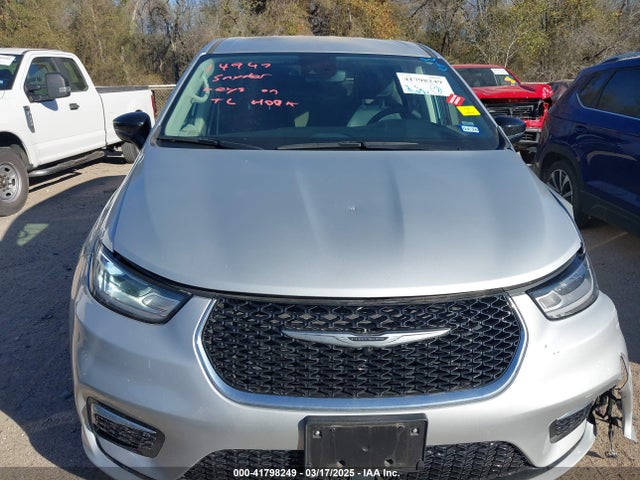 Chrysler Pacifica Touring L 2024 2C4RC1BGXRR159349 Image 12