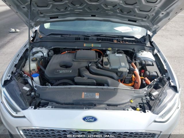 3FA6P0SU5KR228638 Ford Fusion Energi Titanium