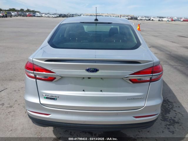 3FA6P0SU5KR228638 Ford Fusion Energi Titanium