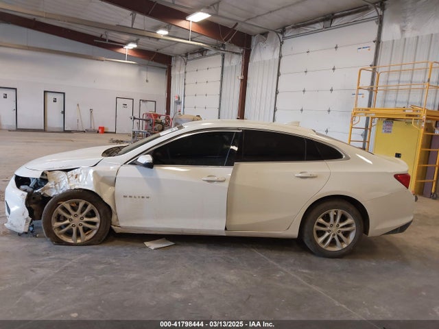 1G1ZE5ST1HF104821 Chevrolet MALIBU 1LT