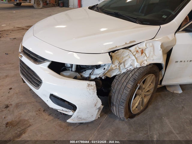 1G1ZE5ST1HF104821 Chevrolet MALIBU 1LT