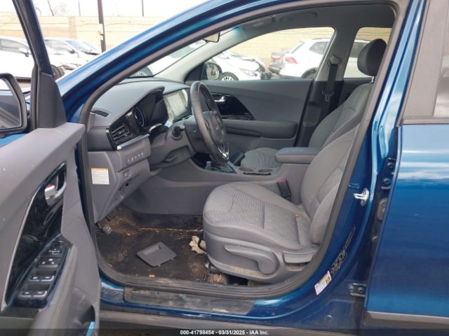 KNDCB3LC1N5499089 KIA Niro Lxs
