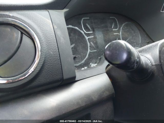 5TFUY5F17MX989323 Toyota Tundra Sr5