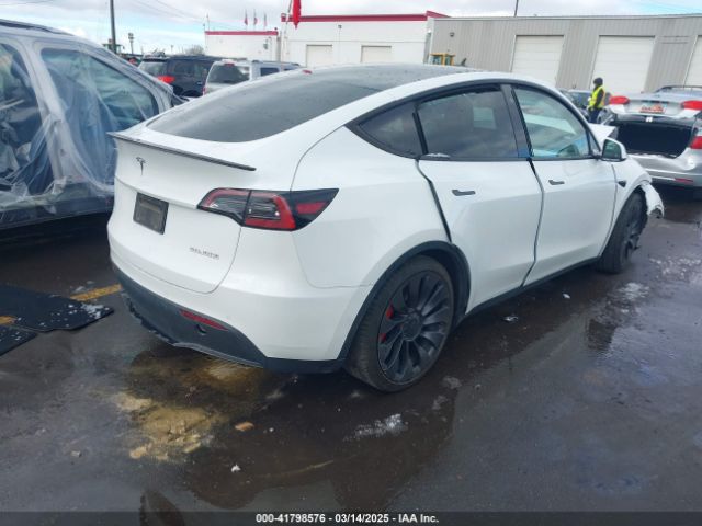 7SAYGDEF3NF488598 Tesla Model Y