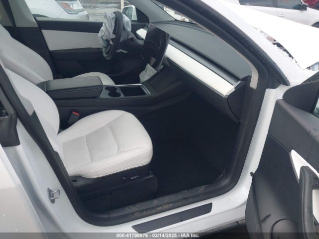 7SAYGDEF3NF488598 Tesla Model Y