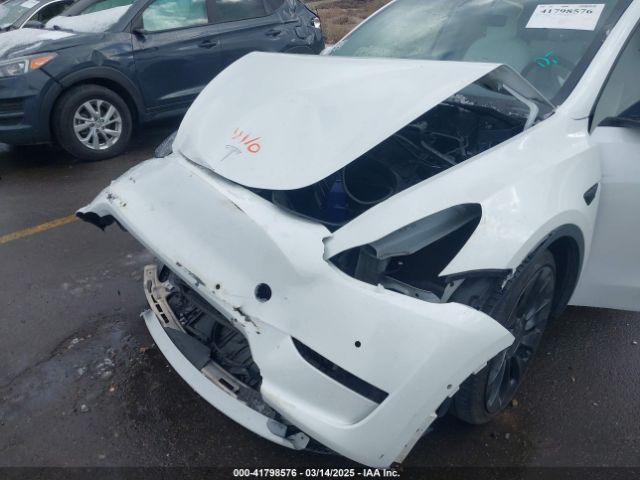 7SAYGDEF3NF488598 Tesla Model Y