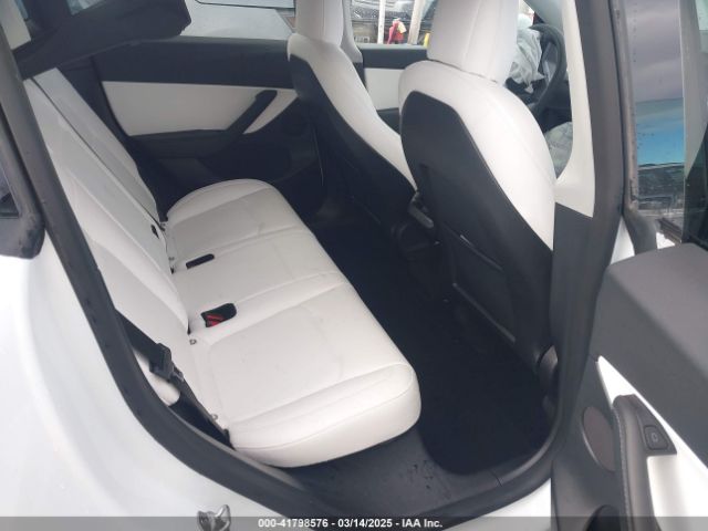 7SAYGDEF3NF488598 Tesla Model Y