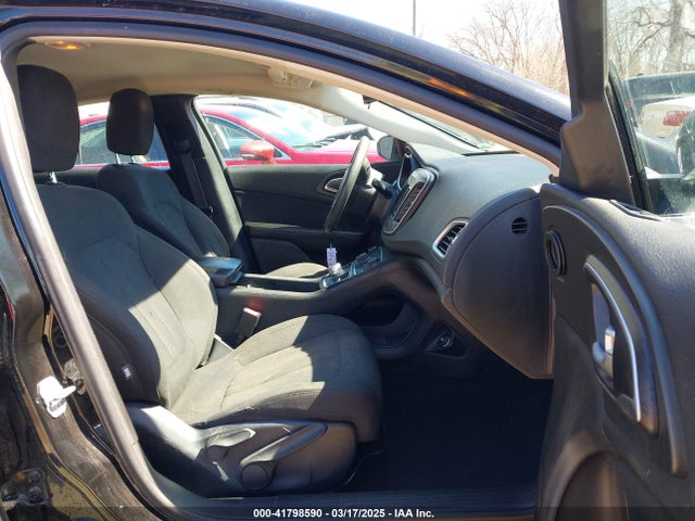 Chrysler 200 Limited 2015 1C3CCCABXFN662545 Image 5