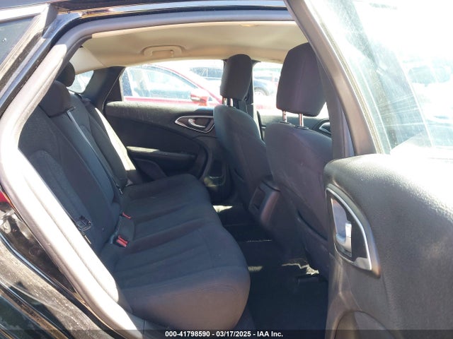 Chrysler 200 Limited 2015 1C3CCCABXFN662545 Image 8