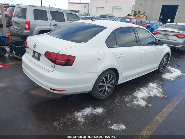 3VWB67AJ4GM375580 Volkswagen Jetta