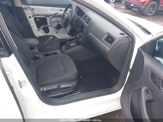 3VWB67AJ4GM375580 Volkswagen Jetta