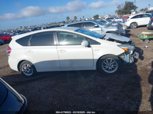 JTDZN3EU4HJ056177 Toyota Prius V Three