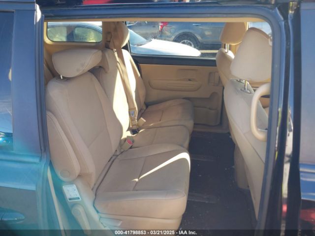 KNDMB5C10K6533494 KIA SEDONA LX