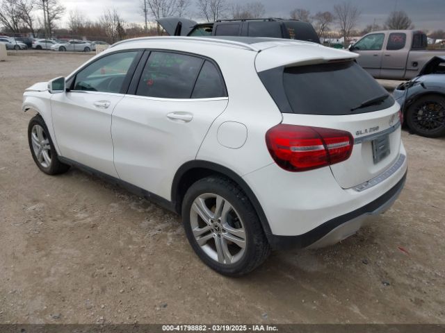 2019 MERCEDES-BENZ GLA 250 WDCTG4GB5KU019088 Photo 2