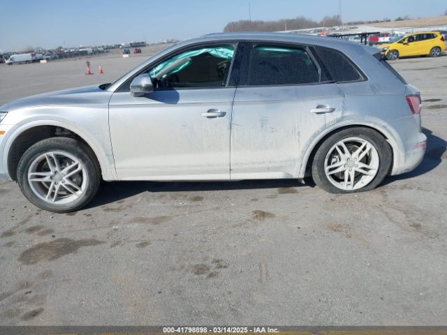 WA1ANAFY4J2118996 Audi Q5 2.0t Premium/2.0t Tech Premium