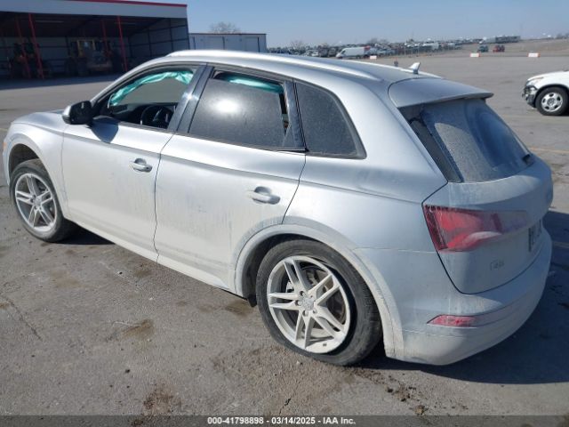 WA1ANAFY4J2118996 Audi Q5 2.0t Premium/2.0t Tech Premium