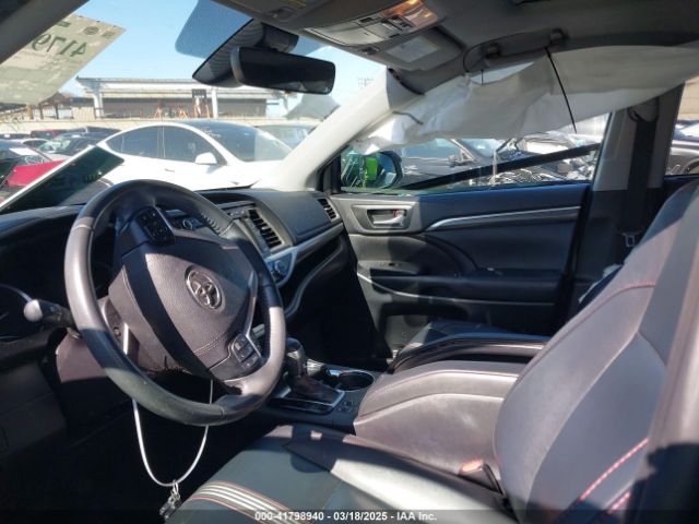 5TDKZRFH8KS574152 Toyota Highlander Se