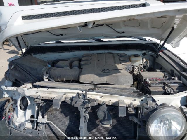 2014 TOYOTA FJ CRUISER JTEBU4BFXEK200493 Photo 9