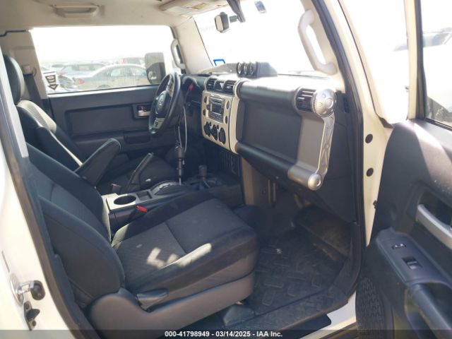 2014 TOYOTA FJ CRUISER JTEBU4BFXEK200493 Photo 4