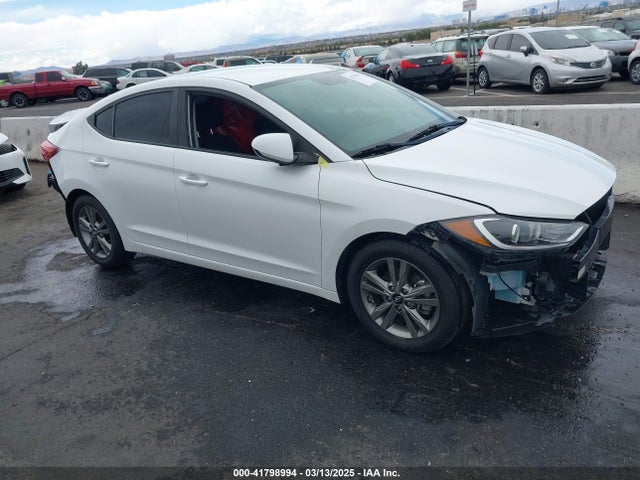 5NPD84LF4JH318158 Hyundai ELANTRA SEL