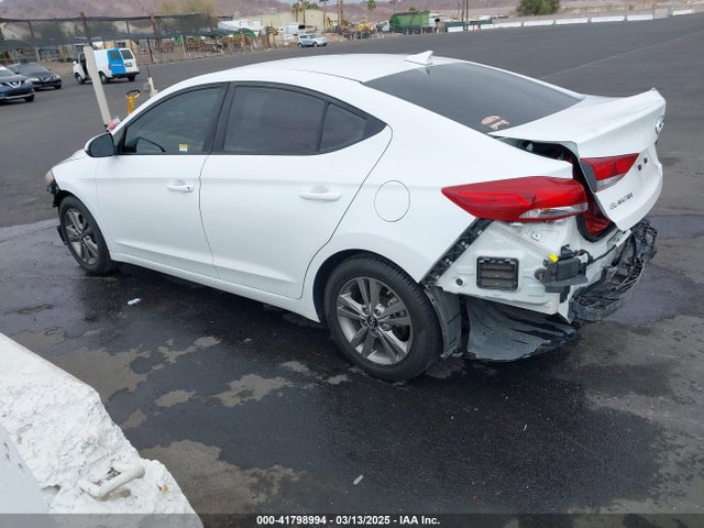 5NPD84LF4JH318158 Hyundai ELANTRA SEL