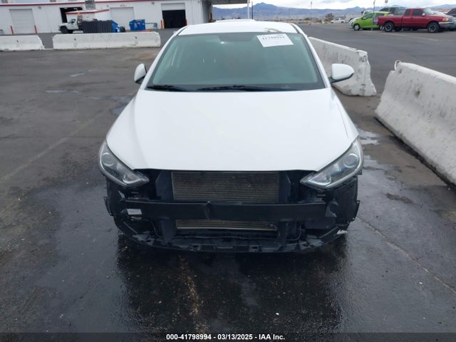 5NPD84LF4JH318158 Hyundai ELANTRA SEL