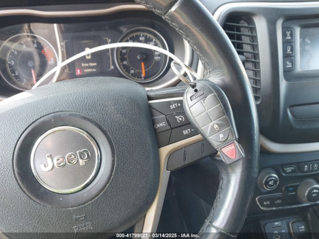 1C4PJLCS6GW256418 Jeep Cherokee Latitude