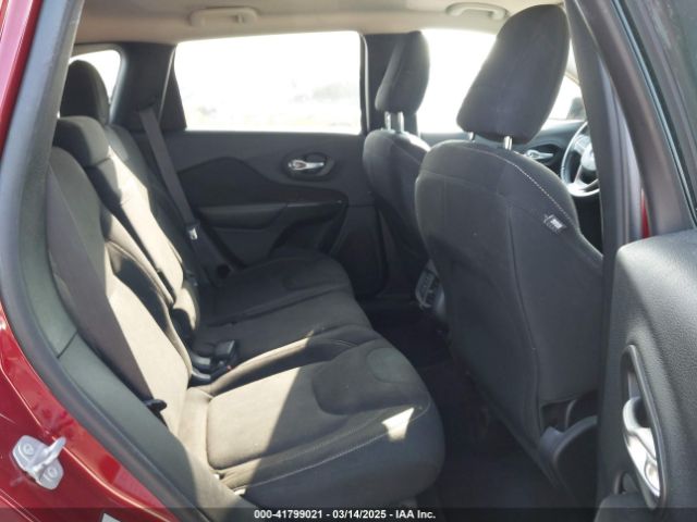1C4PJLCS6GW256418 Jeep Cherokee Latitude