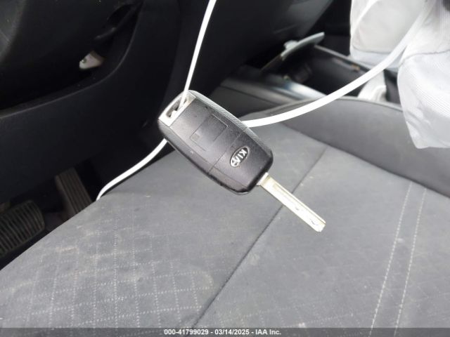 5XYPG4A52JG357607 KIA Sorento 3.3l Lx