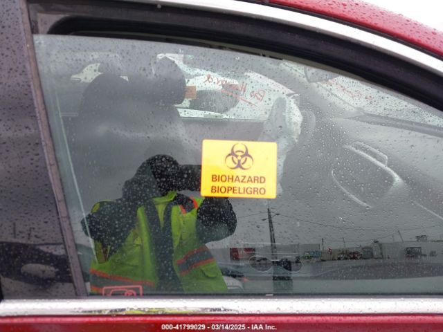 5XYPG4A52JG357607 KIA Sorento 3.3l Lx