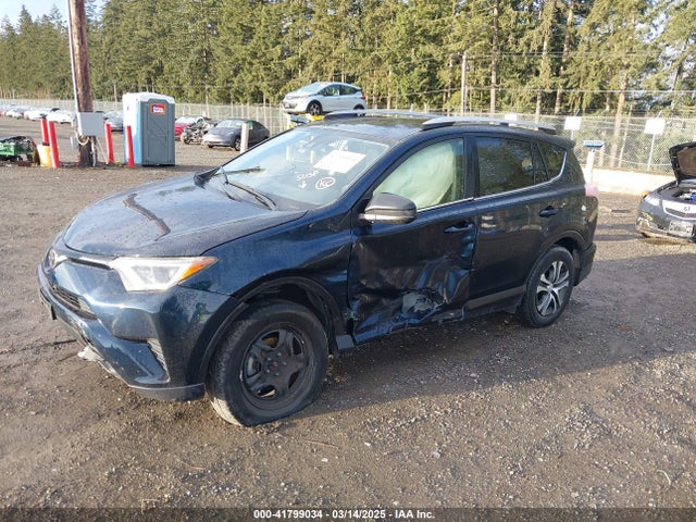 JTMZFREV4HJ126009 Toyota RAV4 LE