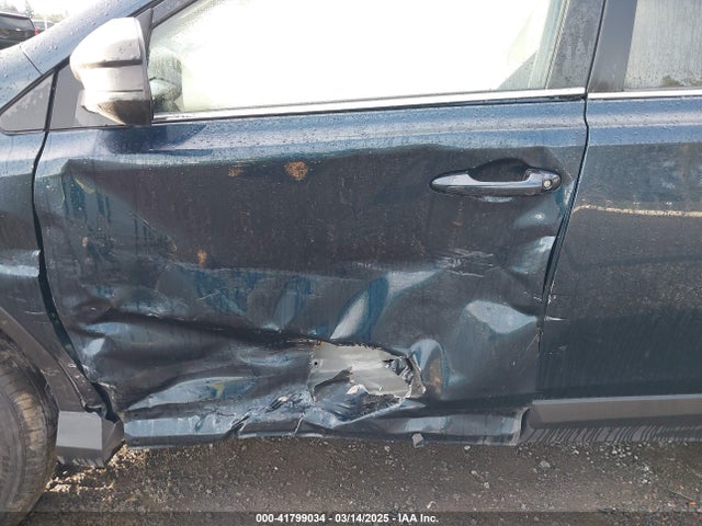 JTMZFREV4HJ126009 Toyota RAV4 LE