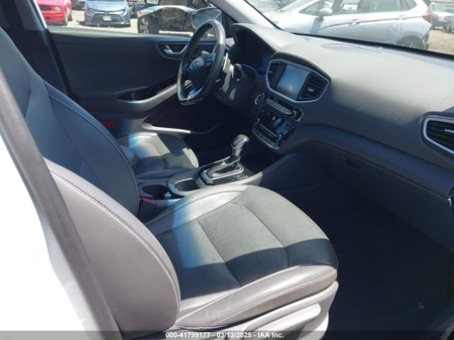 2019 HYUNDAI IONIQ HYBRID KMHC05LC0KU121182 Photo 4