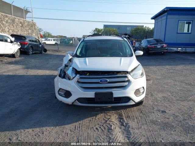 1FMCU0GD8JUA24563 Ford ESCAPE SE