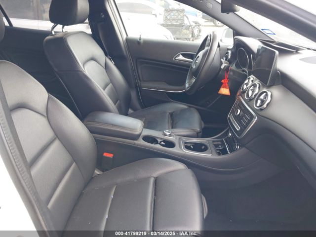 WDCTG4EBXJJ491239 Mercedes-Benz GLA 250