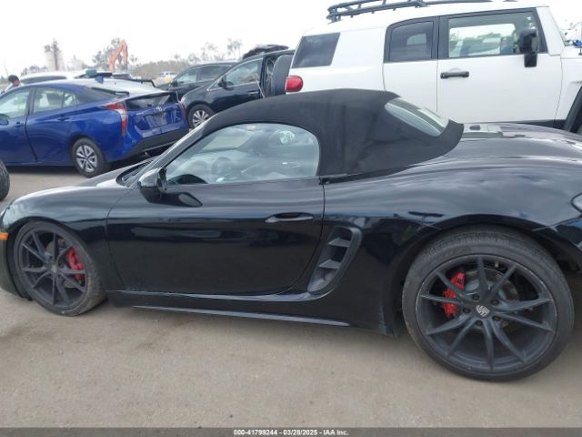 WP0CA2A84JS210262 Porsche 718 Boxster