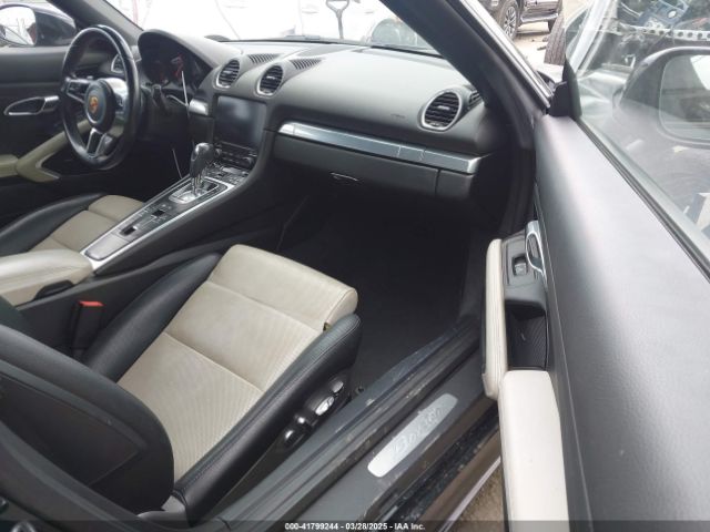 WP0CA2A84JS210262 Porsche 718 Boxster