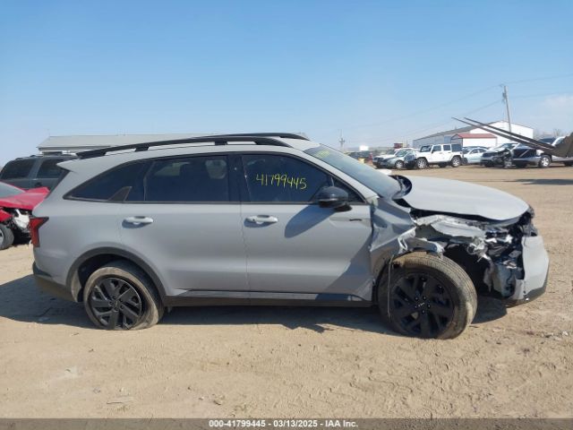5XYRLDLC3NG146258 KIA Sorento X-line S