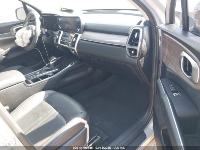 5XYRLDLC3NG146258 KIA Sorento X-line S