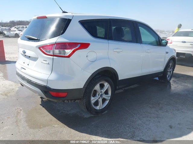 1FMCU0GX3FUA42616 Ford ESCAPE SE