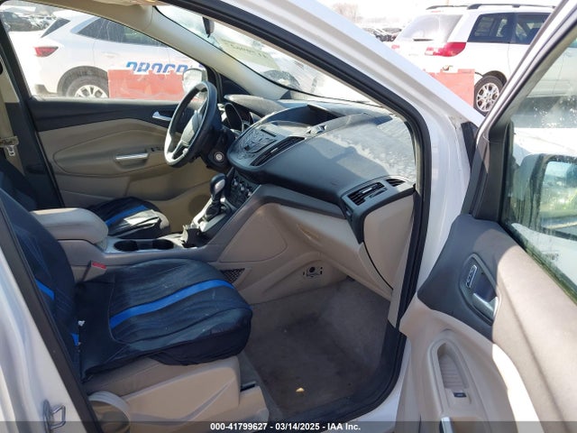 1FMCU0GX3FUA42616 Ford ESCAPE SE