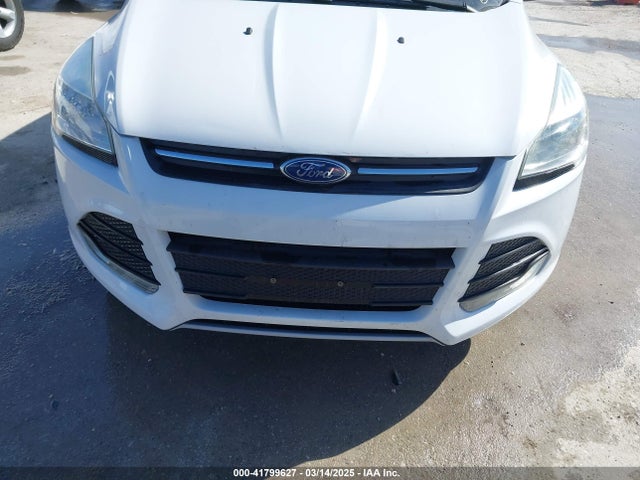 1FMCU0GX3FUA42616 Ford ESCAPE SE