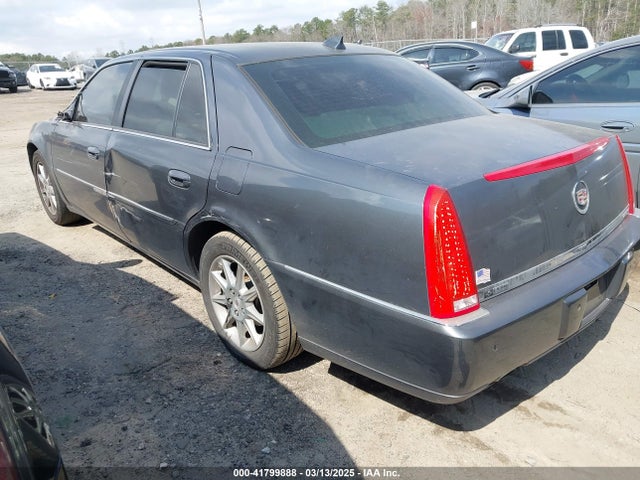 2010 CADILLAC DTS 1G6KD5EY3AU137889 Photo 2
