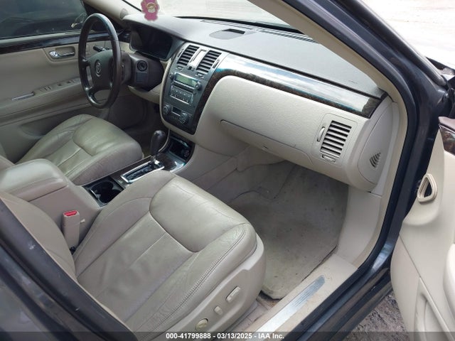 2010 CADILLAC DTS 1G6KD5EY3AU137889 Photo 4