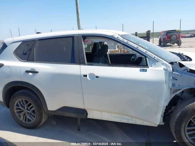 5N1BT3AA0SC767644 Nissan Rogue S Fwd