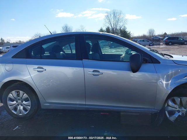1G1PA5SH1E7467589 Chevrolet Cruze Ls Auto